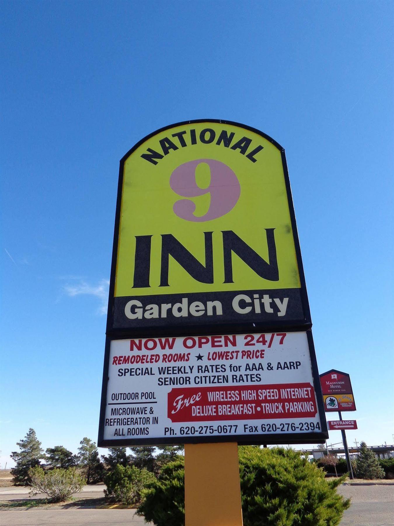 National 9 Inn การ์เดนซิตี้ ภายนอก รูปภาพ